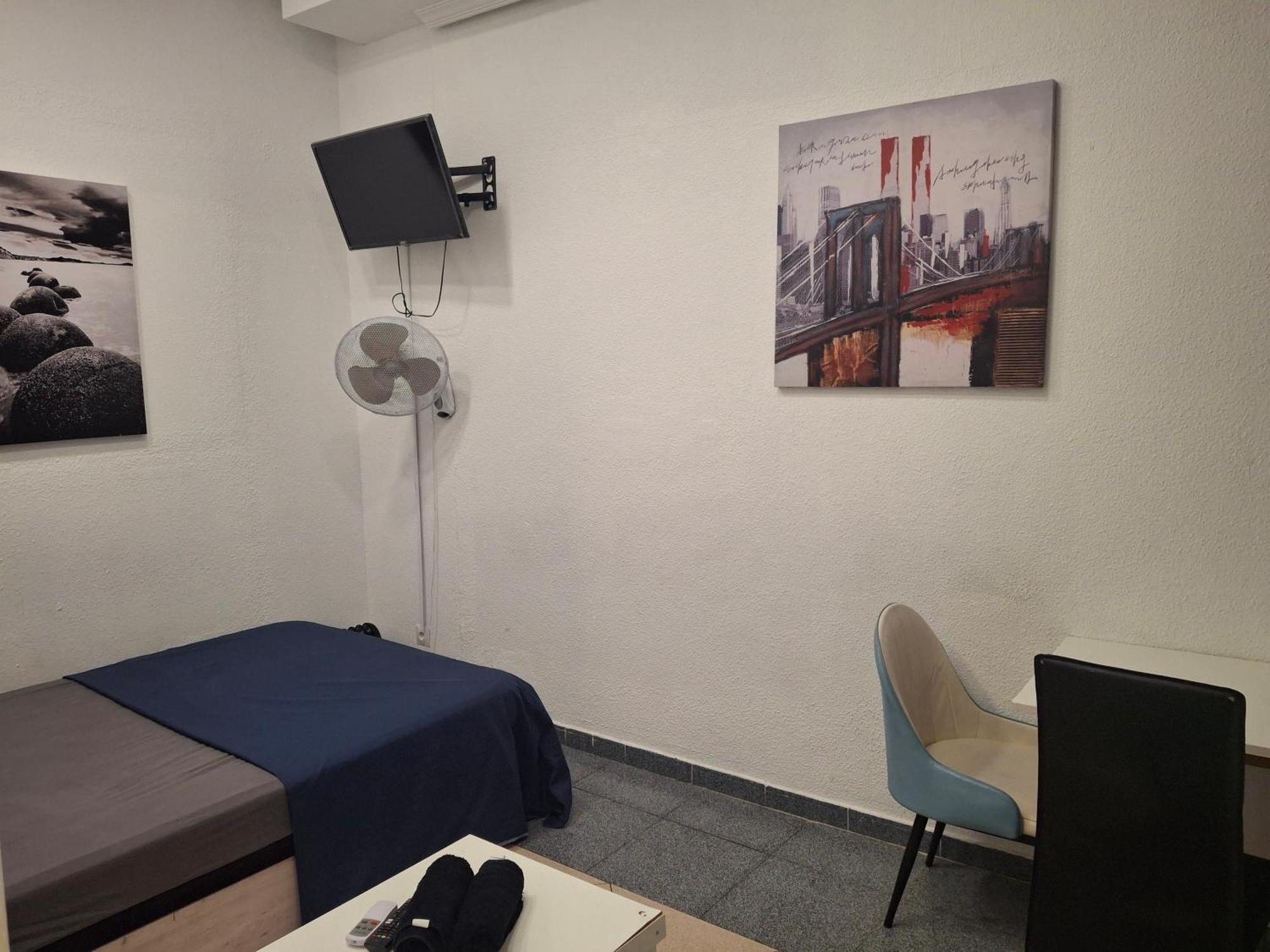 Hostel Duque Rivas - Madrid — Photos 2